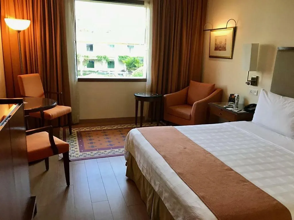 Hotel Trident Agra Agra  5*, Agra (Uttar Pradesh)